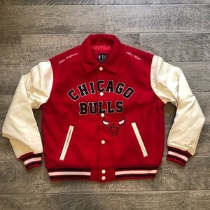 New Ultra Game Official License NBA Chicago Bulls Bomber Jacket Adults Size M